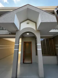 Sobrado com 4 Quartos à venda, 218m² no Vila Bosque, Maringá