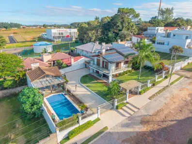 Sobrado com 4 Quartos à venda, 204m² no Torres, Torres