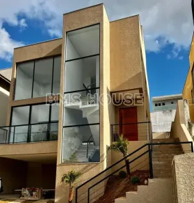 Casa com 3 Quartos à venda, 226m² no Jardim Caiapiá, Cotia
