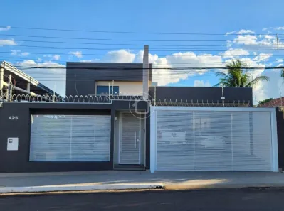 Casa com 3 Quartos à venda, 260m² no Amambaí, Campo Grande