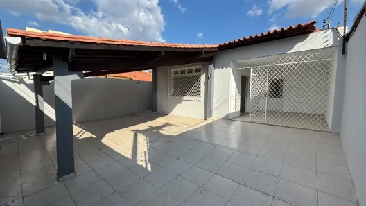 Casa com 4 Quartos para alugar, 150m² no Vermelha, Teresina