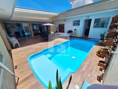 Casa com 3 Quartos à venda, 217m² no Itacorubi, Florianópolis