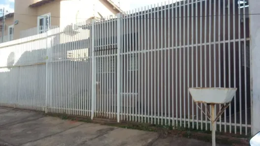 Casa com 3 Quartos para alugar, 123m² no Tancredo Neves, Cuiabá