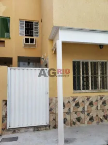 Casa com 2 Quartos à venda, 71m² no Realengo, Rio de Janeiro