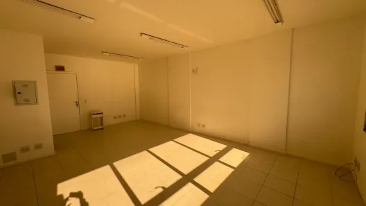 Sala Comercial para venda ou aluguel, 38m² no Estreito, Florianópolis