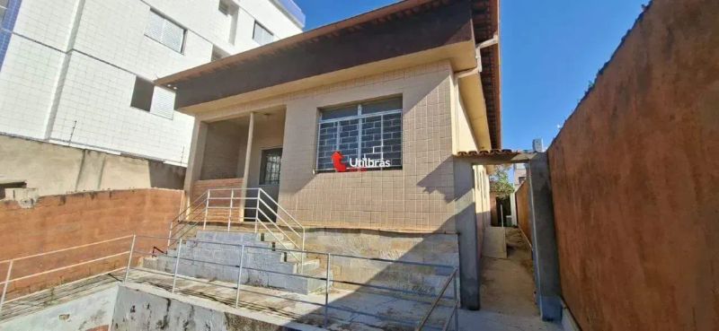 Casa com 5 quartos — Sagrada Família, Belo Horizonte