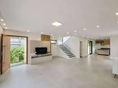 Casa de Condomínio com 3 Quartos para alugar, 366m² no Chácara do Refúgio, Carapicuíba