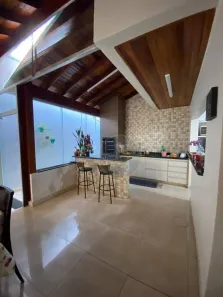 Casa com 4 Quartos à venda, 322m² no Conjunto Guanabara, Uberaba