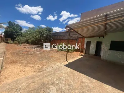 Casa com 3 Quartos à venda, 650m² no Monte Alegre, Montes Claros