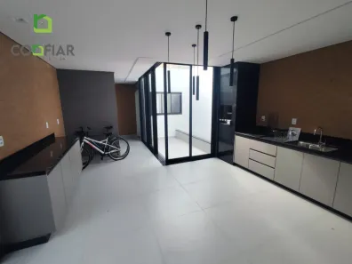 Casa com 3 Quartos para alugar, 160m² no Alípio de Melo, Belo Horizonte