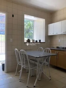 Casa com 4 Quartos à venda, 206m² no Vila Ipiranga, Porto Alegre