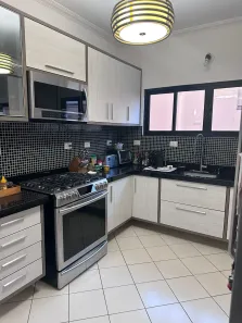 Sobrado com 4 Quartos à venda, 375m² no Vila Zezé, Jacareí