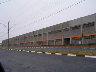 Sala Comercial para alugar, 1000m² no Distrito Industrial Antônio Della - Torre, Franca