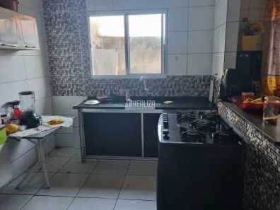 Casa com 3 Quartos à venda, 118m² no Beija-Flor, Uberaba