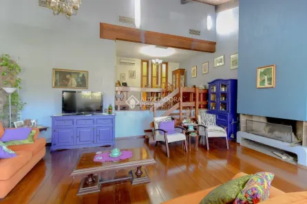 Casa com 3 Quartos à venda, 344m² no Chácara das Pedras, Porto Alegre