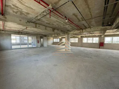 Prédio Comercial para alugar, 3000m² no Lapa, São Paulo