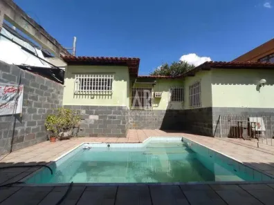 Casa com 3 Quartos para alugar, 245m² no Campo Alegre, Belo Horizonte