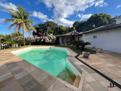 Casa com 5 Quartos para alugar, 462m² no Vila Militar, Uberaba