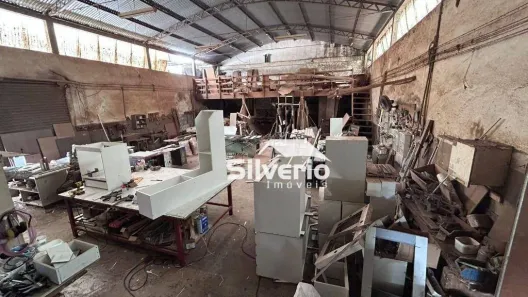 Galpão/Depósito/Armazém à venda, 800m² no Vila São Benedito, São José dos Campos