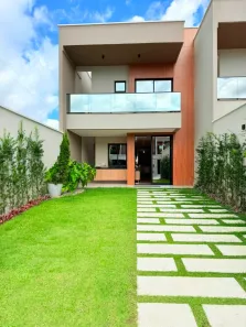 Sobrado com 4 Quartos à venda, 131m² no Guaribas, Eusébio