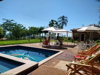Fazenda/Sítio com 3 Quartos à venda, 180m² no Cruzeiro dos Peixotos, Uberlândia