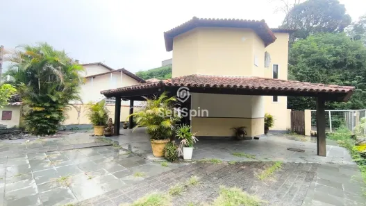 Casa de Condomínio com 3 Quartos para alugar, 120m² no Badu, Niterói