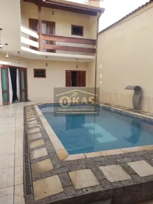 Sobrado com 4 Quartos à venda, 257m² no Jardim Vitória, Suzano
