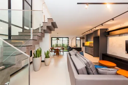 Casa de Condomínio com 3 Quartos para alugar, 132m² no Santa Cândida, Curitiba