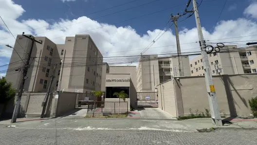 Apartamento com 2 Quartos para alugar, 46m² no Aracapé, Fortaleza