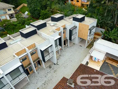 Sobrado com 2 Quartos à venda, 78m² no Santa Catarina, Joinville