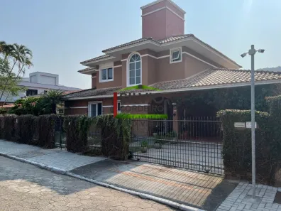 Casa com 3 Quartos à venda, 290m² no Lagoa da Conceição, Florianópolis