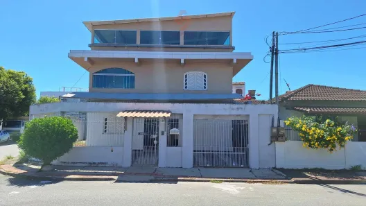 Casa com 6 Quartos à venda, 600m² no Parque Residencial Laranjeiras, Serra
