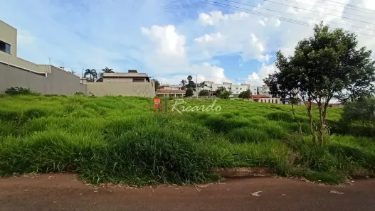 Lote/Terreno à venda, 335m² no Jardim Novo Imperial, Arapongas