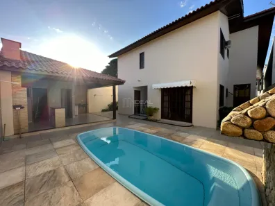 Casa de Condomínio com 3 Quartos para venda ou aluguel, 220m² no Parque Turf Club, Campos dos Goytacazes