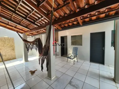 Sobrado com 5 Quartos à venda, 239m² no Alto Umuarama, Uberlândia