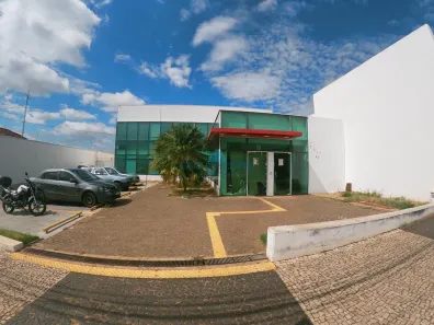Prédio Comercial com 6 Quartos para alugar, 547m² no Estação, Franca