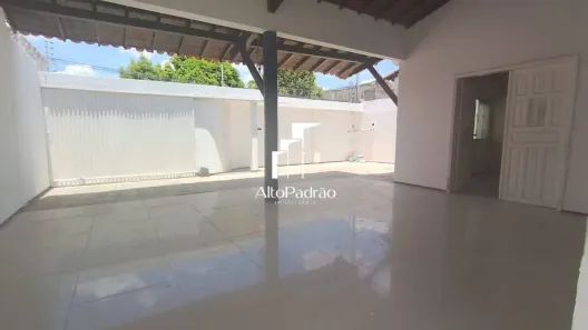 Casa com 5 Quartos para alugar, 150m² no Vermelha, Teresina