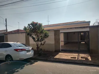 Casa com 3 Quartos à venda, 191m² no Jardim Morada do Sol (Vila Xavier), Araraquara
