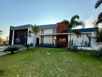 Sobrado com 5 Quartos à venda, 896m² no , Paranapanema