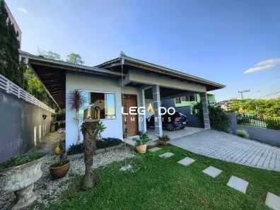 Casa com 4 Quartos à venda, 194m² no Floresta, Joinville