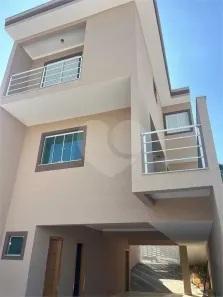 Sobrado com 3 Quartos para alugar, 200m² no Vila Pedra Branca, São Paulo