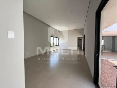 Casa com 3 Quartos à venda, 230m² no Jardim Karaíba, Uberlândia