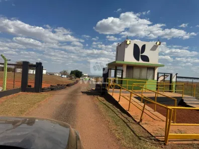 Lote/Terreno com 1 Quarto à venda, 12m² no Morumbi, Uberlândia