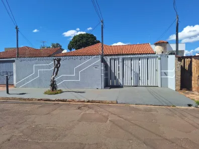 Casa com 3 Quartos à venda, 200m² no Santo Antônio, Campo Grande