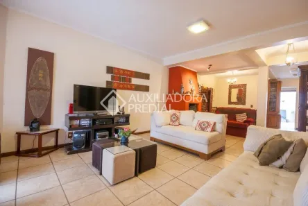 Casa de Condomínio com 4 Quartos à venda, 267m² no Cavalhada, Porto Alegre