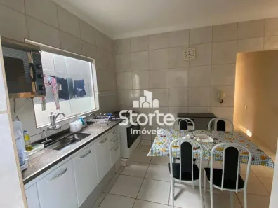 Casa com 3 Quartos à venda, 110m² no Cidade Jardim, Uberlândia
