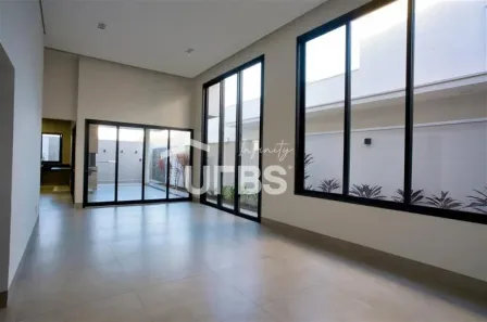 Casa de Condomínio com 3 Quartos à venda, 214m² no Laranjeiras, Uberlândia