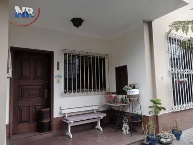 Sobrado com 5 Quartos à venda, 370m² no Embaré, Santos