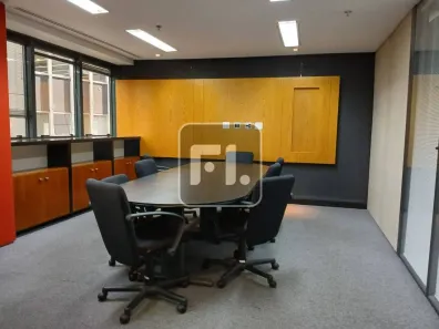 Sala Comercial para alugar, 214m² no Vila Olímpia, São Paulo