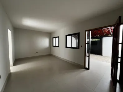 Casa com 3 Quartos à venda, 130m² no Laranjeiras, Uberlândia